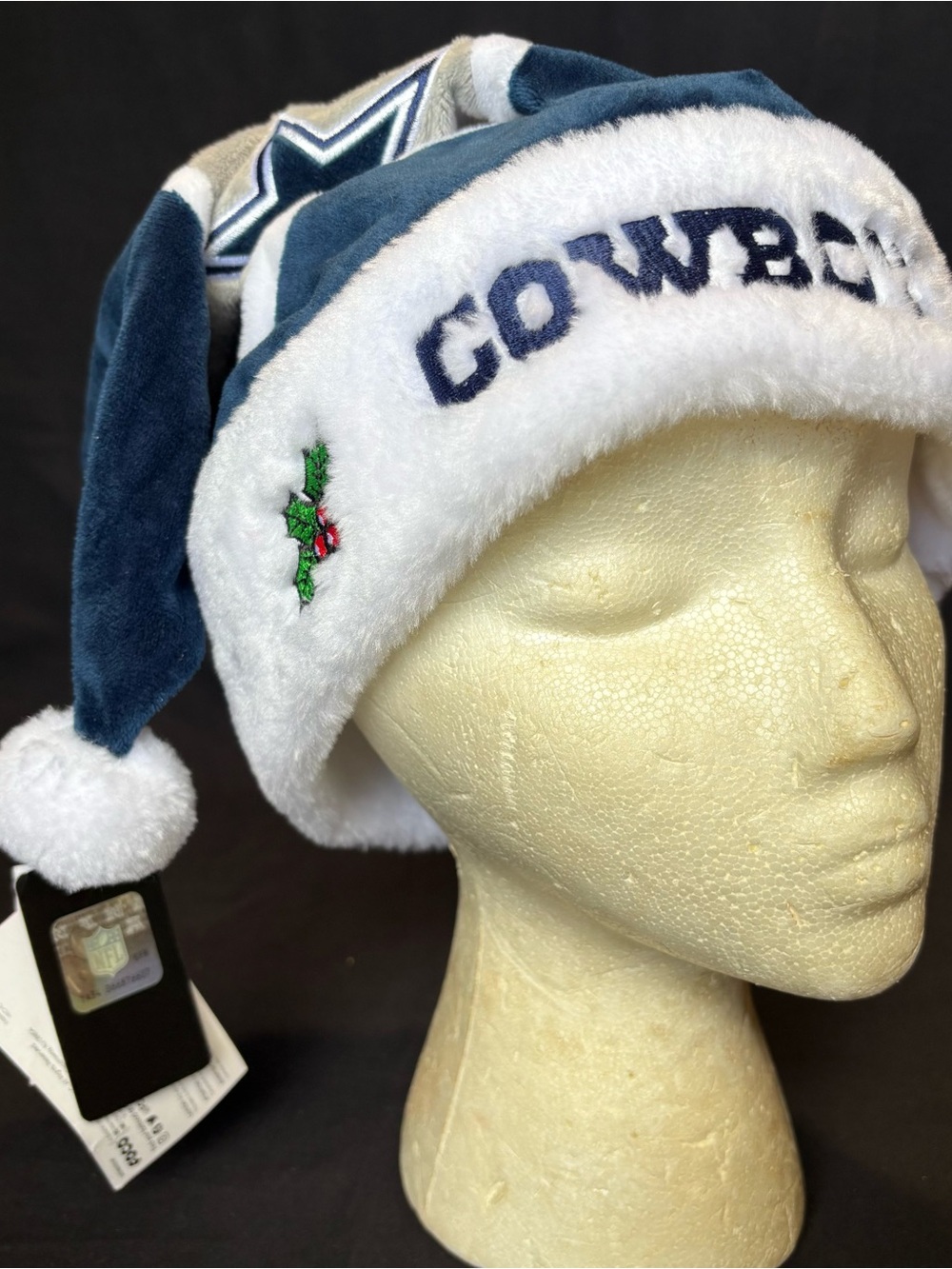 FOCO Dallas Cowboys Holiday Pom Hat - Navy & White Embroidered Festive Holly - Picture 3 of 5